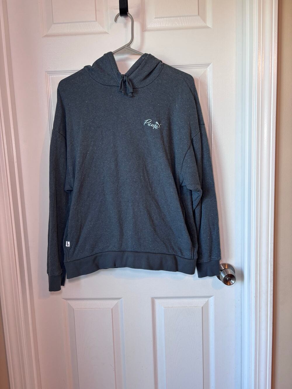 PUMA Women’s Medium Charcoal Gray Speckled Pullover Hoodie Sweatshirt
